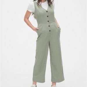 Gap green fences button front jumpsuit